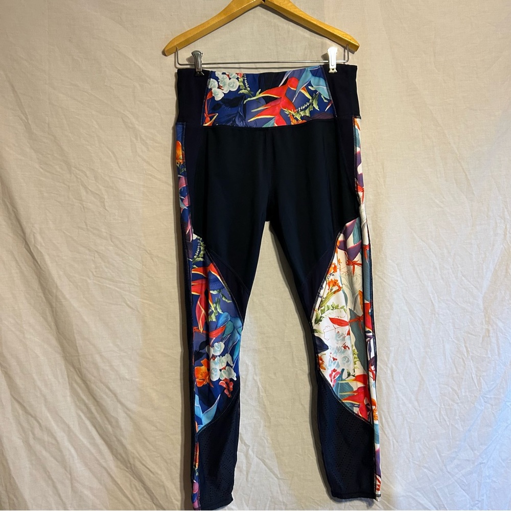 Athleta Woman’s Large Tropical Precision High Rise‎ Floral Print Navy Leggings